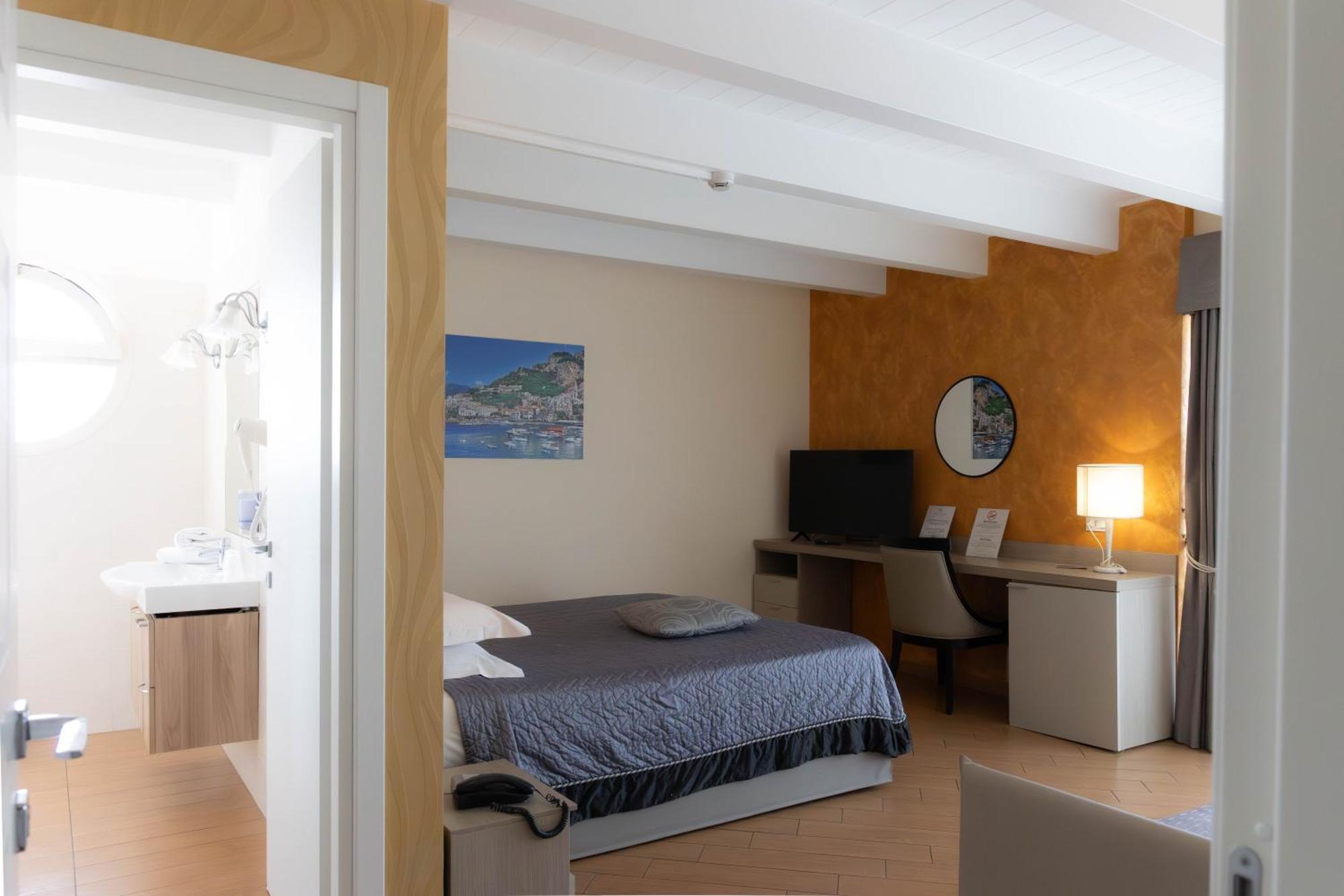 Hotel Porto Di Claudio Fiumicino Esterno foto
